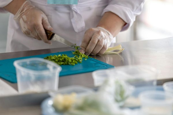 Ultimate guide to selecting the best sinks for uk kitchens: tackling hard water issues with style